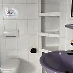 Smoke Free Small With Garden View Apartment *