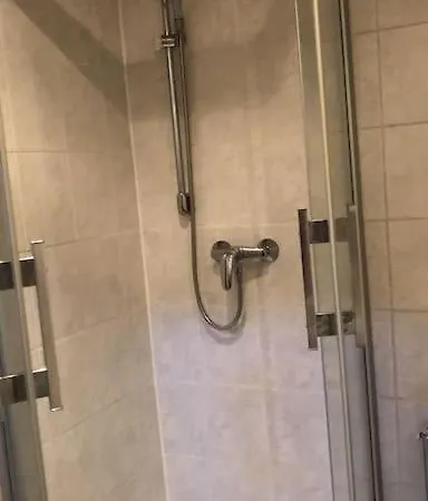 Smoke Free Small With Garden View Apartment *