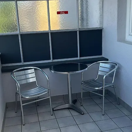 Smoke Free Small With Garden View Apartment Leimen (Baden)